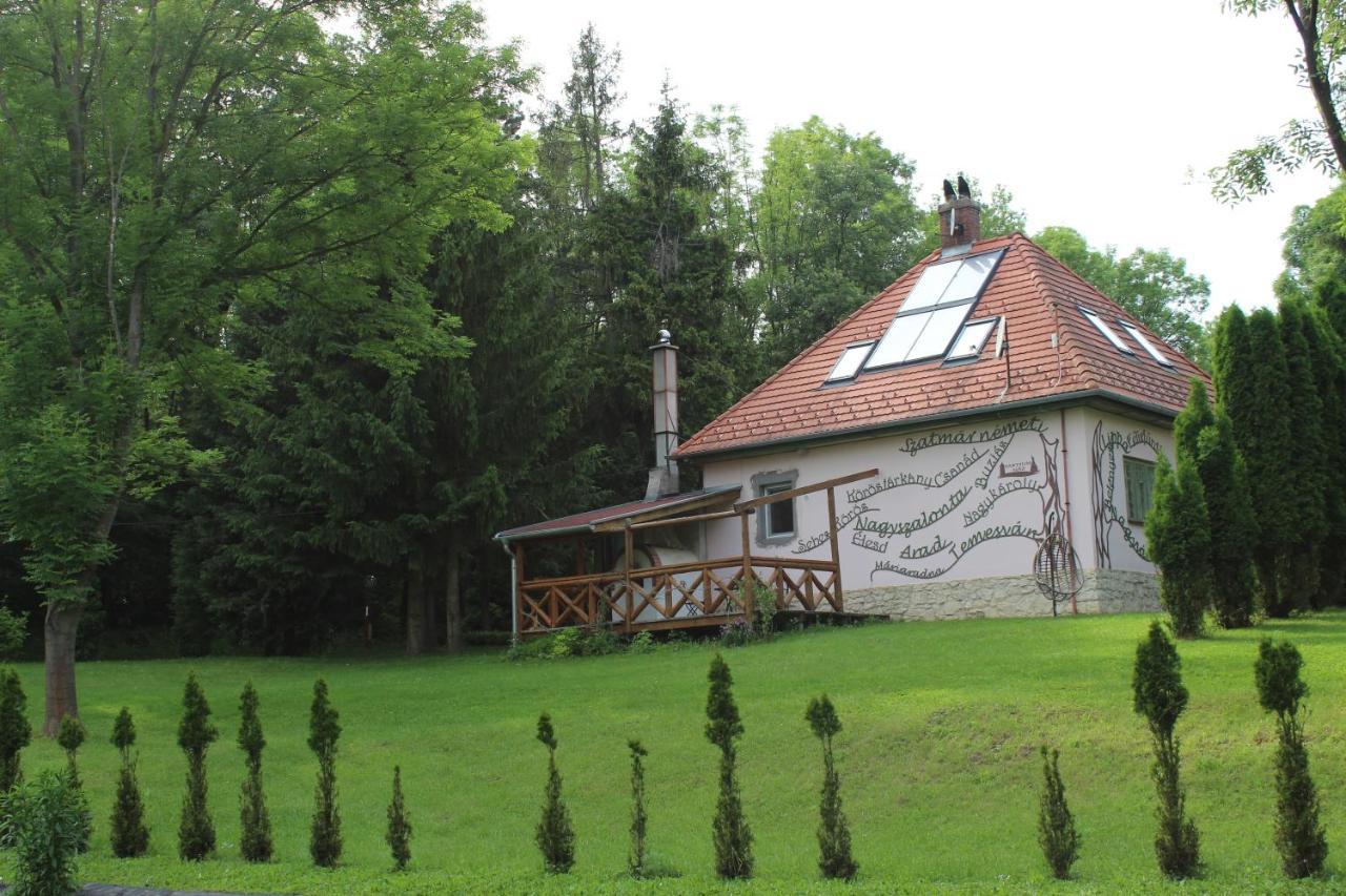 Nagy-Magyarorszag Park Bed & Breakfast Isztimer ภายนอก รูปภาพ