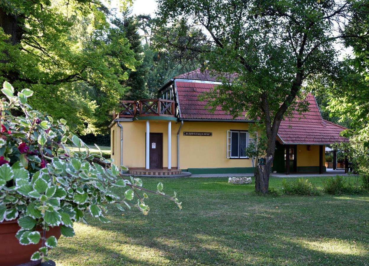 Nagy-Magyarorszag Park Bed & Breakfast Isztimer ภายนอก รูปภาพ