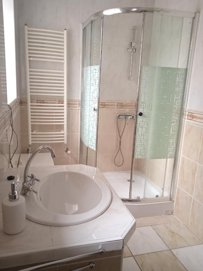 Nagy-Magyarorszag Park Bed & Breakfast Isztimer ภายนอก รูปภาพ