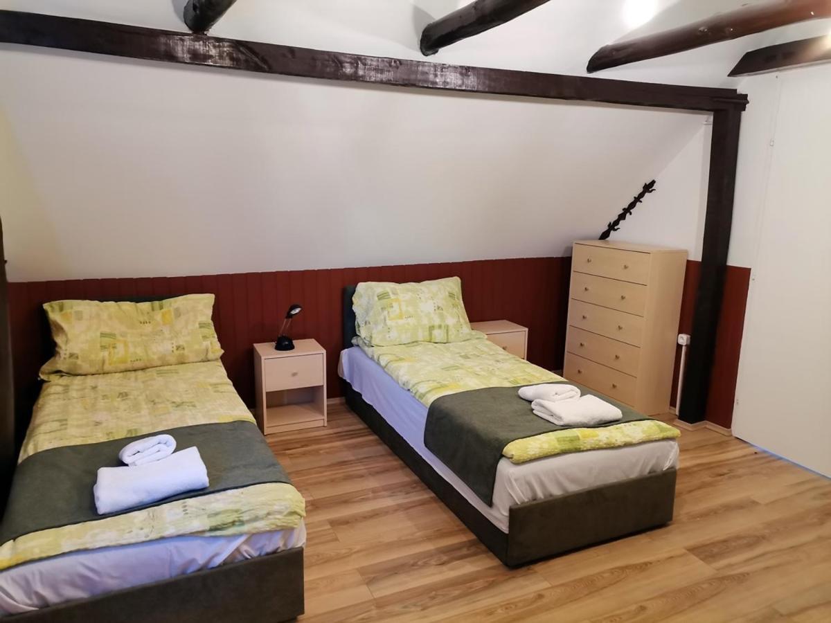 Nagy-Magyarorszag Park Bed & Breakfast Isztimer ภายนอก รูปภาพ